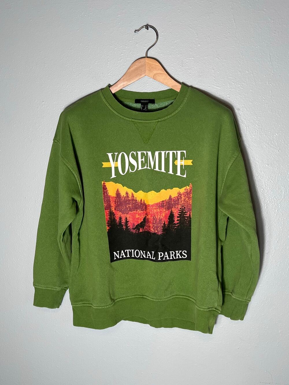 Green Yosemite Women’s M National Park Graphic Crewneck Pullover Sweatshirt READ